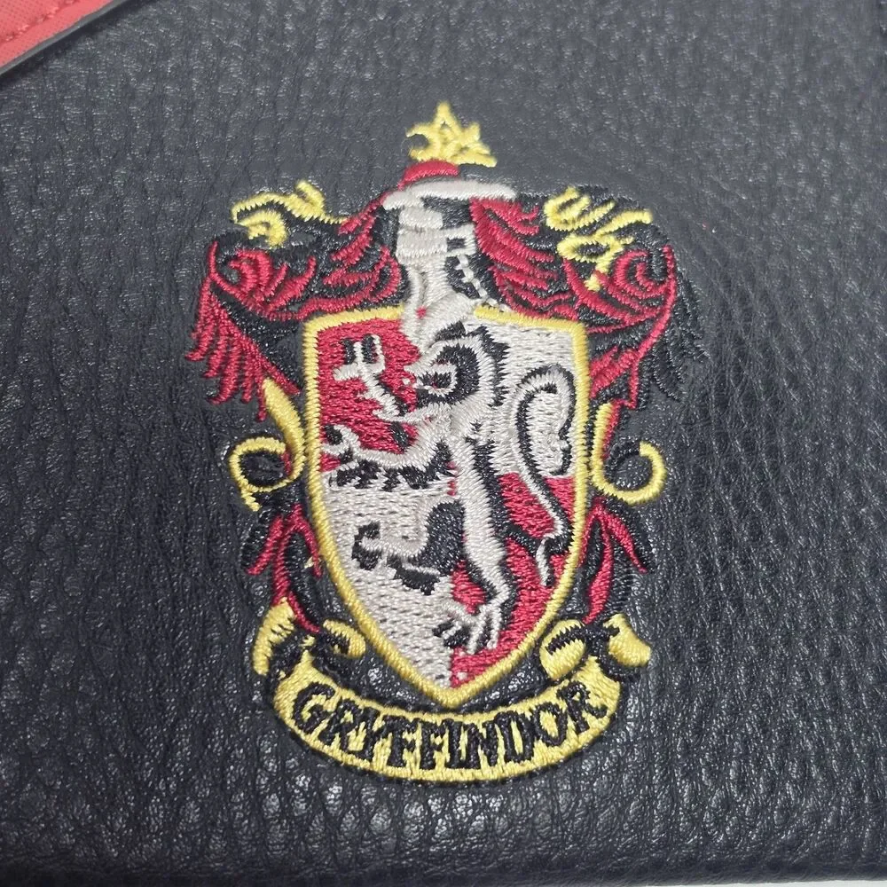 Harry Potter Gryffindor Uniform Crossbody Bag by Danielle Nicole NWT - Picture 2 of 10